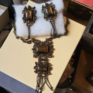Vintage-Inspired Brown and Gold Necklace Set. In Great Vintage Condition.